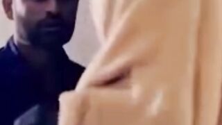 তামিমকে চমকে দিলো স্ত্রী আয়েশা ভালোবাসা দিবসে
