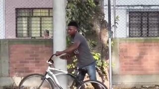 Pegadinha da bicicleta
