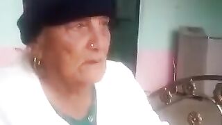 Funny video ہندکو_والوں_کے_لئیے۔۔۔۔۔۔۔۔۔_جب_گھر_میں_ساس_اور_بہو_کی_لڑائ_ہو_جائے