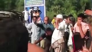 চট্টগ্রাম চন্দনাইশে নতুন সিএনজি অটোরিকশার সিলিন্ডার