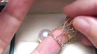 Pearl mesh earrings