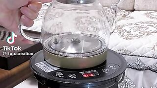 Carafe d'eau électronique