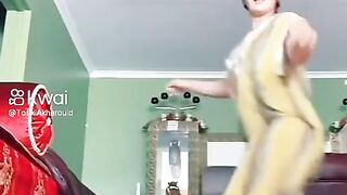 Arab girls dancing