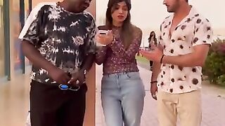 Hum kala ha tu kaya Howa lagam Dil Wala ha