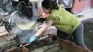 عالم الصناعة في الصين