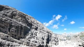 Wingsuit Flight - straight & steep line
