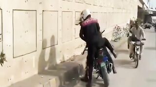 Best police officer found a wallet and honest people and give back to real person of wallet