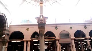 In the front of Roza e Rasool peace be upon him,  video, I Love Madina