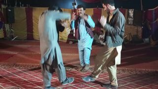 Pakistani chlchar dance