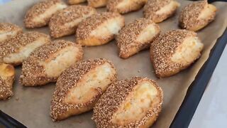 Kahvaltıya Çayın Yanına MAYASIZ Sıvıyağlı Kolay Poğaça Tarifi