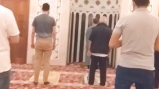 .تبارك الذي جعل في السماء بروجا وجعل فيها سراجا وقمرا منيرا.