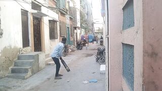 Gali ke match????