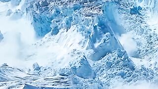 You must have never seen this horrific scene of glacier breaking!