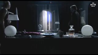 মেয়েটি সবাইকে ঘপাঘপ করতে দিতো