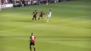 Football lovers see this clip