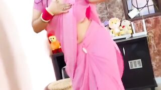 You must watch the dance of this very beautiful lady