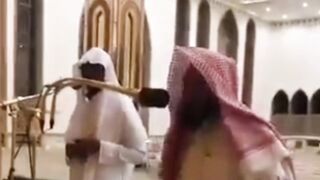ولقد جاء آل فرعون النذر مقطع من سورة القمر - صوت يشرح الصدر - القران الكريم.