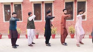 Dance #saraikijhoomer #Saraikidance #blochidance#sindhi#songsaraiki#saraikising#pakistani#dance
