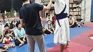 Very Easy Martial Art Trick For Self Saving