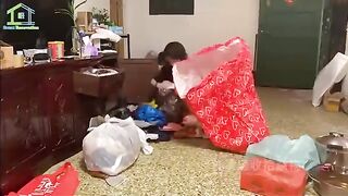 تقوم هذه الفتاه بترميم منزل والدتها القديم