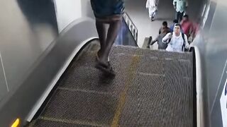 গ্রামের চাচা যখন শহরে এসে লিপটে উঠে ????????????