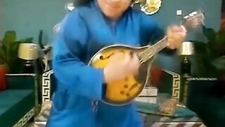 Chahat Fateh Ali Khan singing