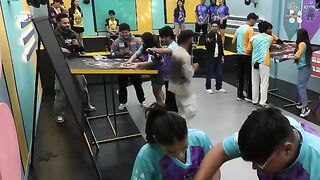 Elvish_s_Full_On_Bakch_di_In_Arcade!___Playground_03 2024