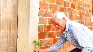 কাঠ দিয়ে ফুলের তোড়া
