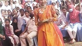 সুন্দরি মেয়ের কি সুন্দর নাচ???? দেখলেই ভলো লাগে
