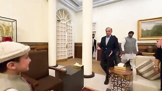 The_Prime_Minister_Of_Pakistan_Met_Me(360p). 2204