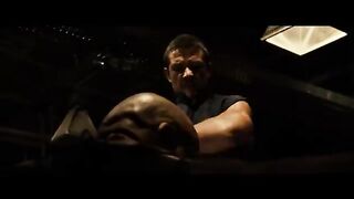 Riddick | Vin Diesel's 5 Second Kill