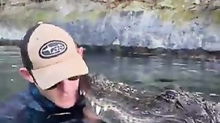 Dude explains why alligator won’t kill him