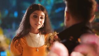 এভাবে গোলাপ ছুড়ে দেওয়ার মানেই কিন্তু ভালোবাসা না