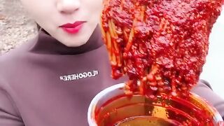Chinese_Eating_Spicy_Food_Challenge