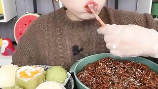 MEating_Challenge___8_drumsticks,_5_mochi,_2_lb_ghost_pepper_noodles__