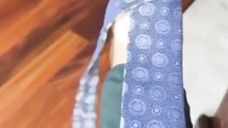 tutorial on how to make a tie knot