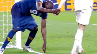 Comedy Moments In Football_2