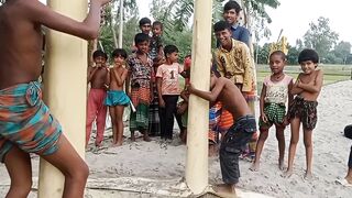 কলা গাছে উঠার চ্যালেঞ্জ