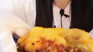 Fast_Eating_Challenge___7_????,_7_eggs_omlette,_1.7lb_Ramen_____