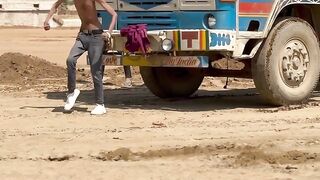 Abe truck kheech liya #comedy #viral #funny