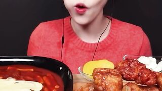 cr__@eatwithboki______#asmr_#mukbang_#asmrmukbang_#eating_#eatingshow_#asmreating_#asmreatingsounds_#mouthsounds_#asmreatingshow_#eatingvideo