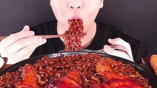 cr__@asmr_chihun______#asmr_#mukbang_#asmrmukbang_#eating_#eatingshow_#asmreating_#asmreatingsounds_#mouthsounds_#asmreatingshow_#eatingvideo