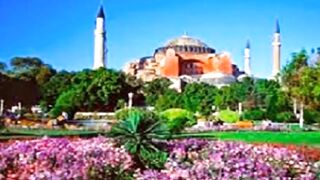 سورة الزلزلة برواية قالون - إِذَا زُلْزِلَتِ الأَرْضُ زِلْزَالَهَا.