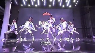 Dance tarian dangdut dari Indonesia