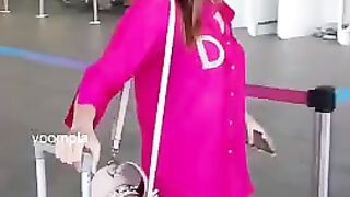 quips Ek Deewaana Tha actress Donal Bisht as she heads into the airport