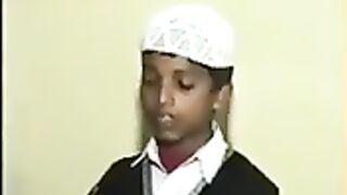 twahday rozay ty awaan mein Madinay suno saad sonaya teray sadqay jawaan mein madinay manu saad sonaya