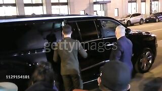 Priyanka Chopra & Nick Jonas greet fans