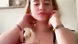 periscope__live_broadcast_vlog_pretty_girl