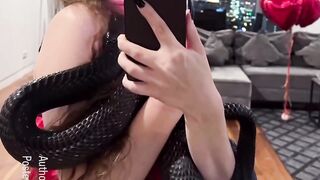 Cobra love with women
