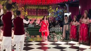 yumna zaidi and wahaj dance on wedding goes viral | yumhaj